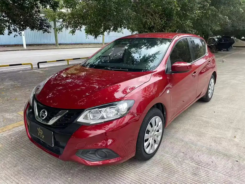 Nissan Tiida 2018 — фото 1 из 5