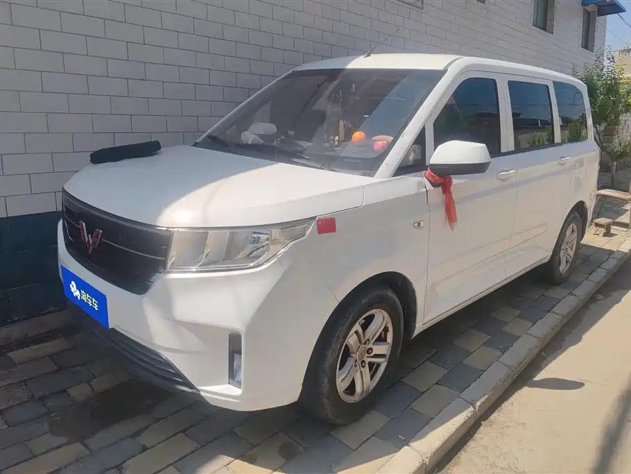 Wuling Hongguang PLUS 2021 — фото 1 из 5
