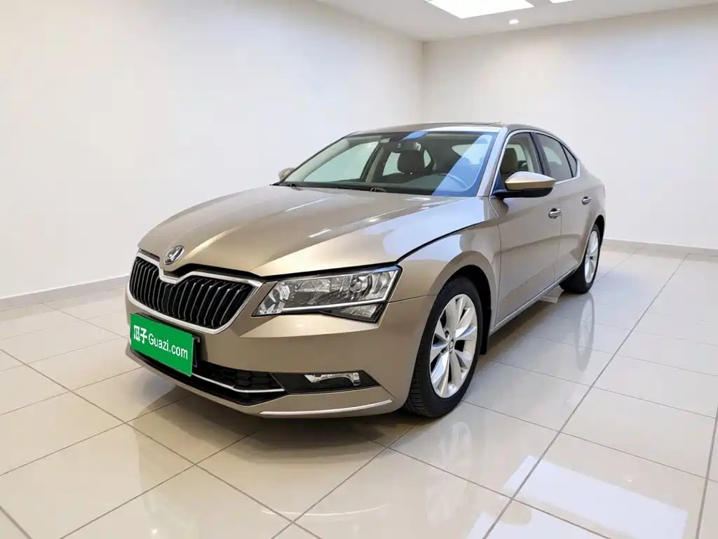 Skoda Superb 2016 — фото 1 из 5