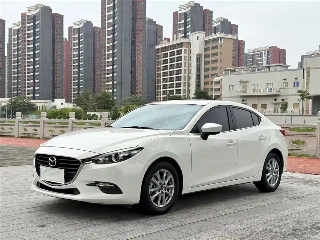 Mazda 3 Axela 2019 — фото 1 из 5