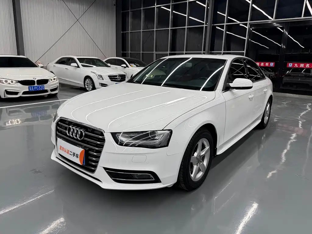 Audi A4L 2014 — фото 1 из 5