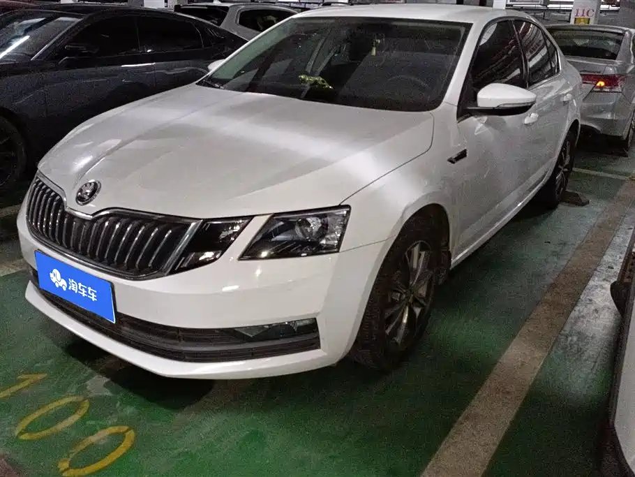 Skoda Octavia 2020 — фото 1 из 5