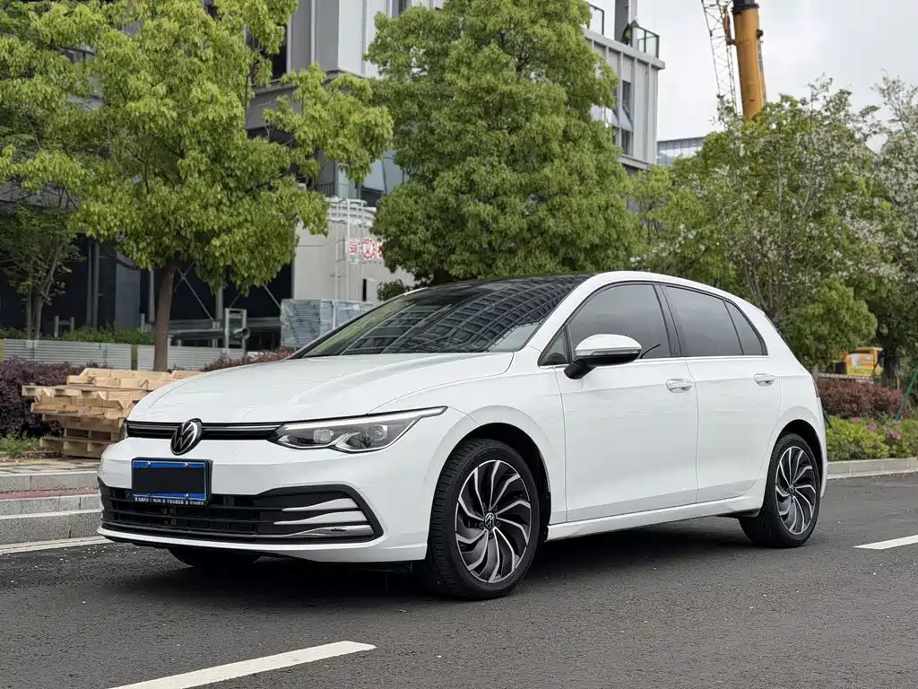 Volkswagen Golf 2020 — фото 1 из 5