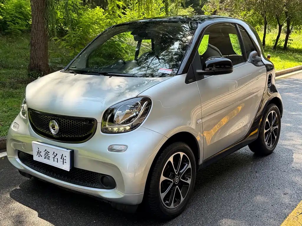smart Smart Fortwo 2016 — фото 1 из 5