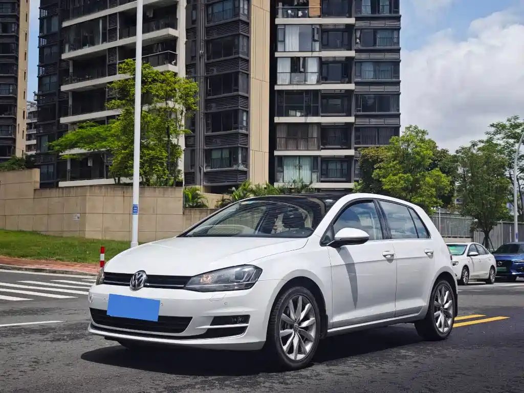 Volkswagen Golf 2015 — фото 1 из 5