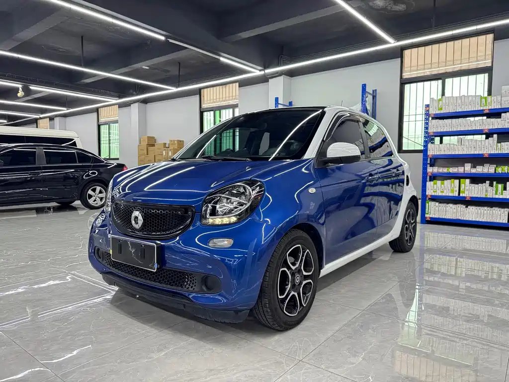 smart Smart Forfour 2018 — фото 1 из 5