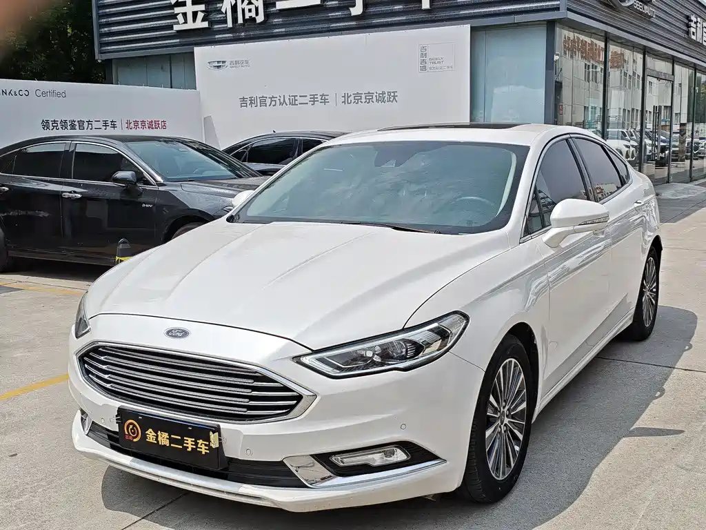 Ford Mondeo 2017 — фото 1 из 5