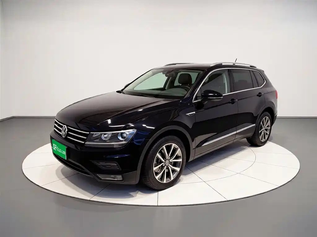 Volkswagen Tiguan L 2017 — фото 1 из 5
