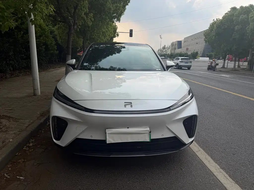 Roewe Feifan R7 2023 — фото 1 из 5