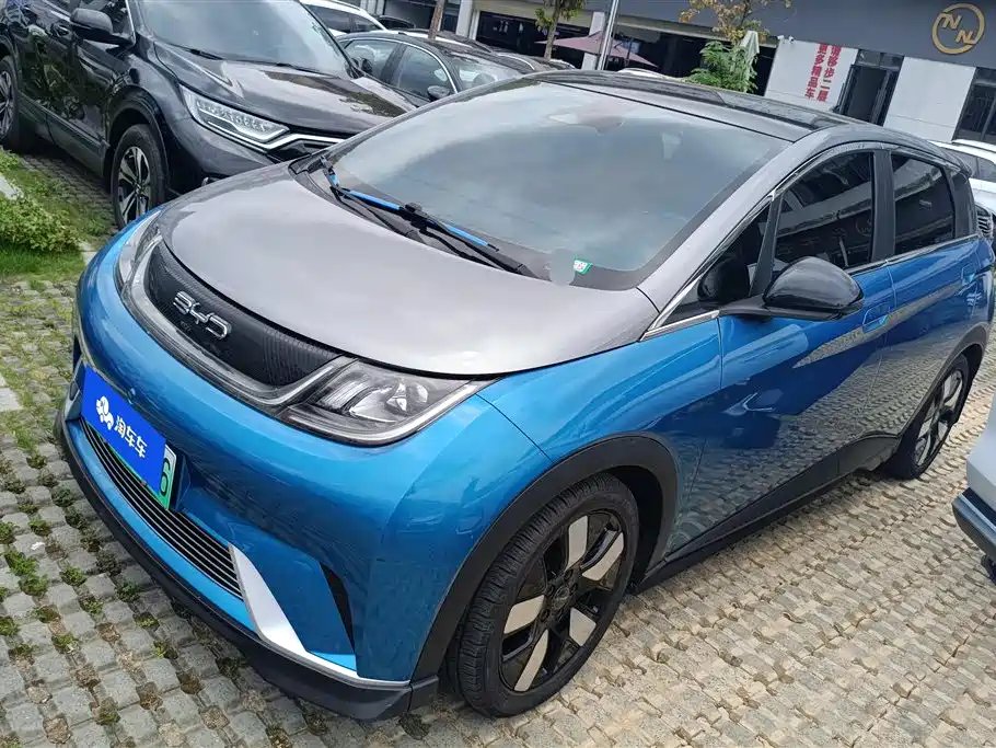 BYD Dolphin 2022 — фото 1 из 5