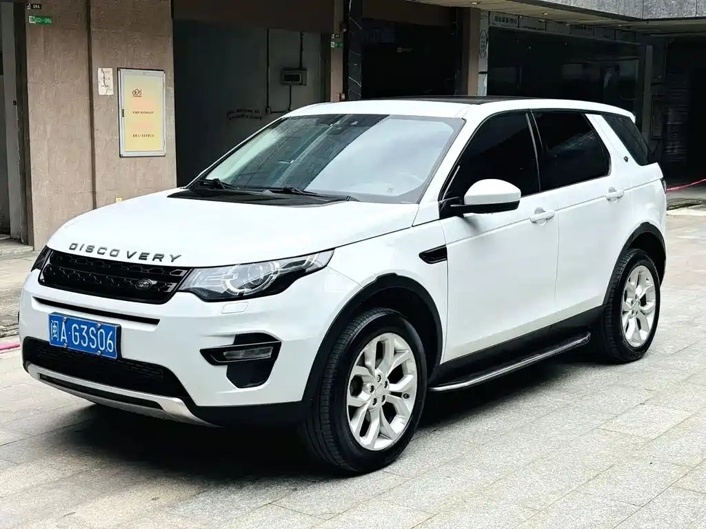 Land Rover Discovery Sport 2016 — фото 1 из 5