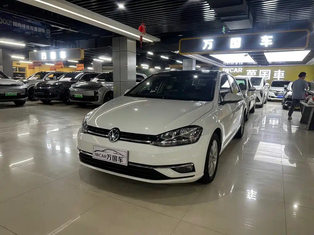 Volkswagen Golf 2018 — фото 1 из 5