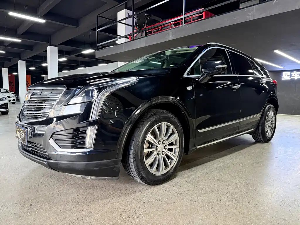 Cadillac XT5 2017 — фото 1 из 5