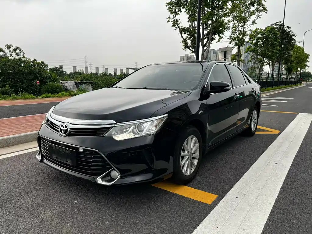 Toyota Camry 2017 — фото 1 из 5