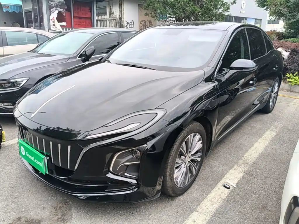 Hongqi Hongqi E-QM5 2024 — фото 1 из 5