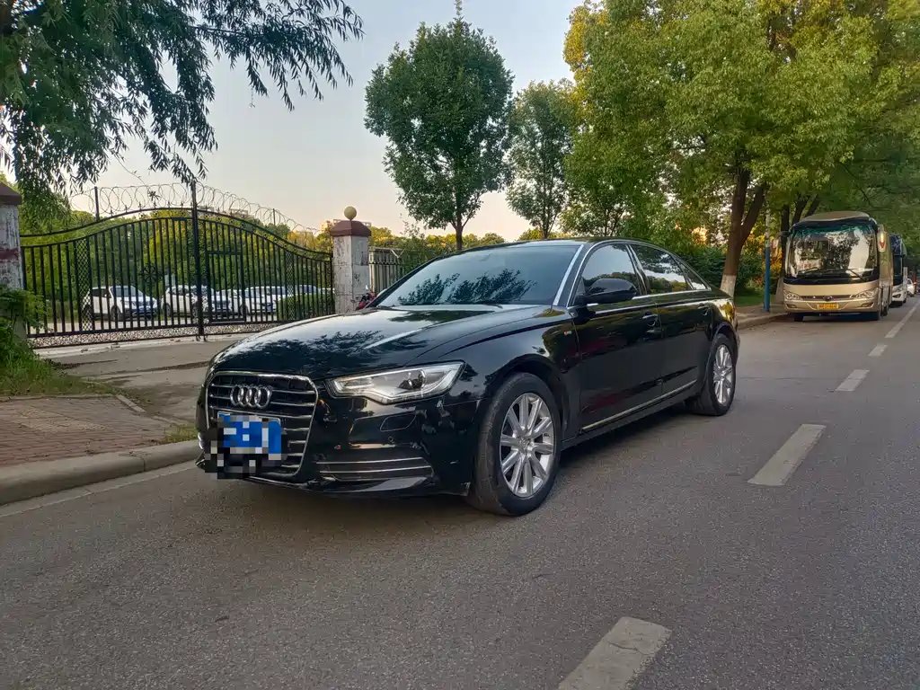 Audi A6L 2014 — фото 1 из 5
