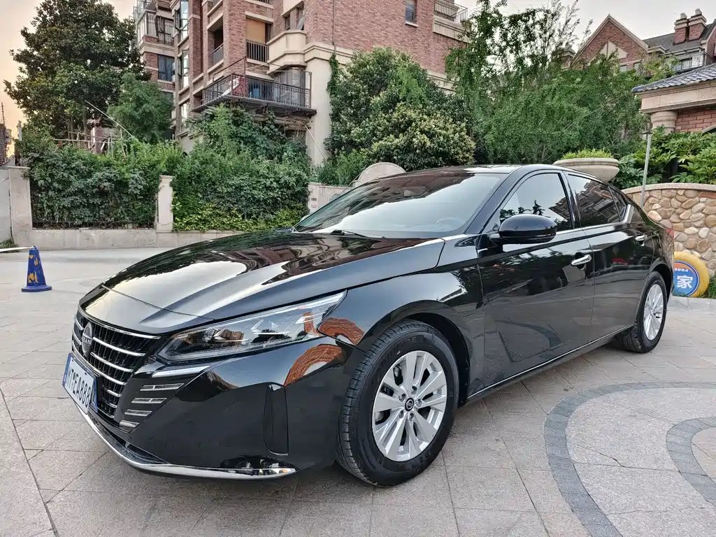 Nissan Teana 2022 — фото 1 из 5