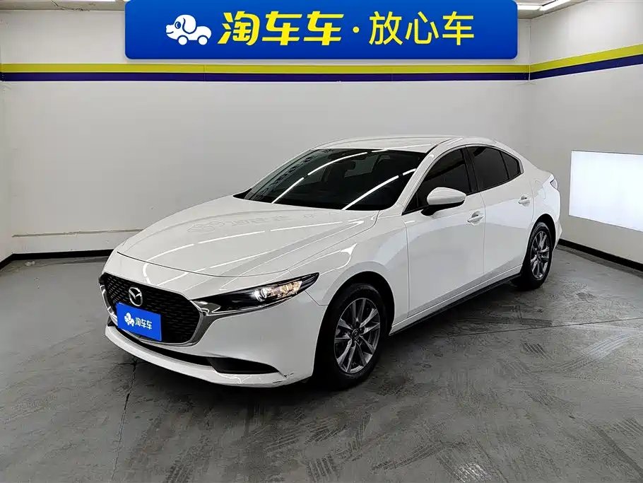 Mazda 3 Axela 2022 — фото 1 из 5