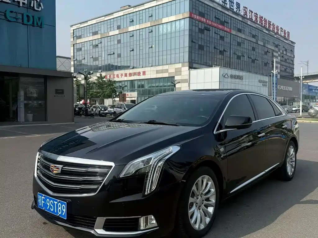 Cadillac XTS 2018 — фото 1 из 5