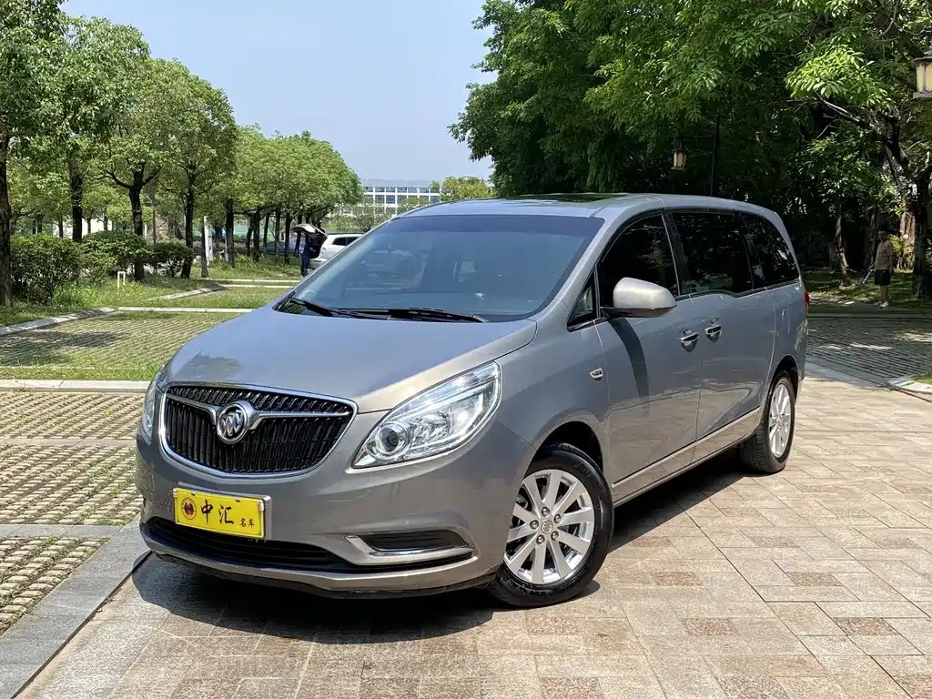 Buick GL8 2019 — фото 1 из 5