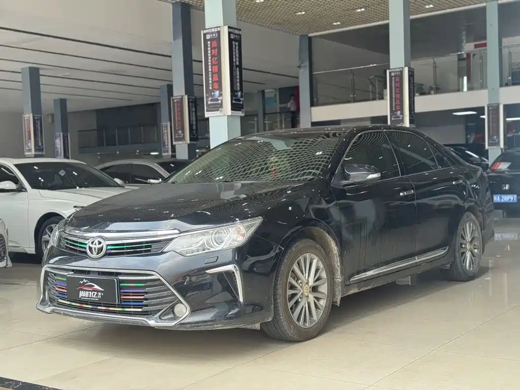 Toyota Camry 2017 — фото 1 из 5