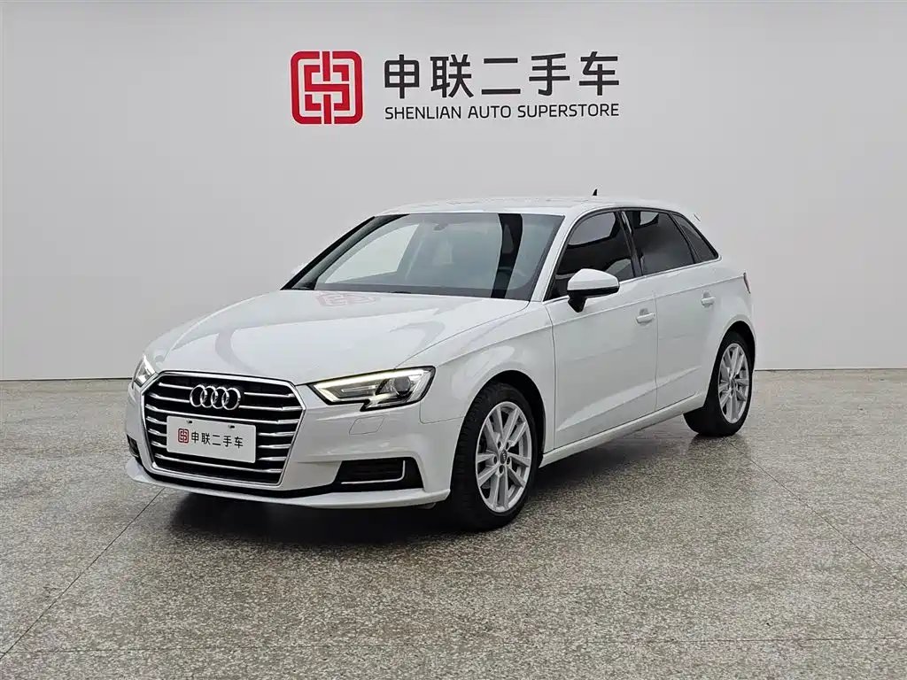 Audi A3 2019 — фото 1 из 5