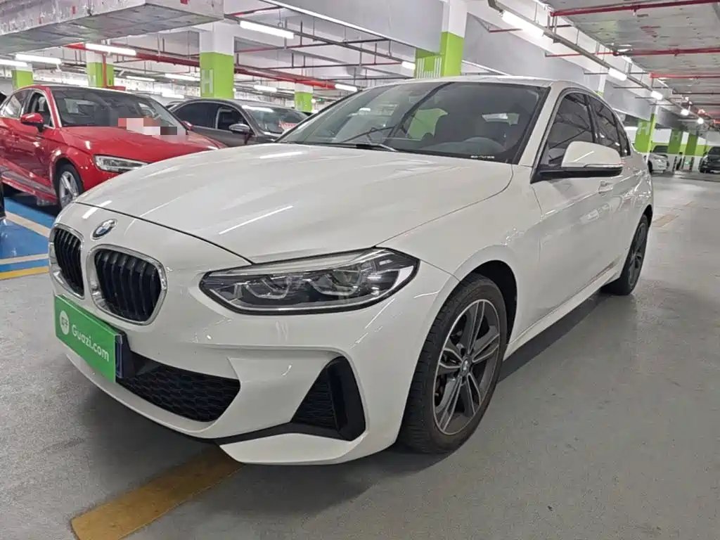 BMW 1 Series 2022 — фото 1 из 5