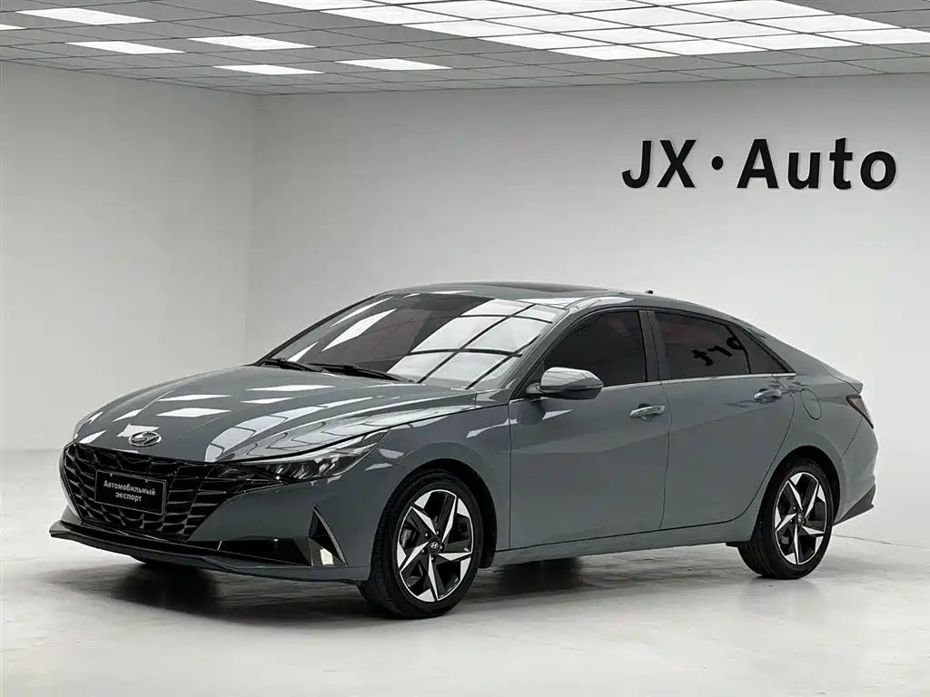 Hyundai Elantra 2022 — фото 1 из 5