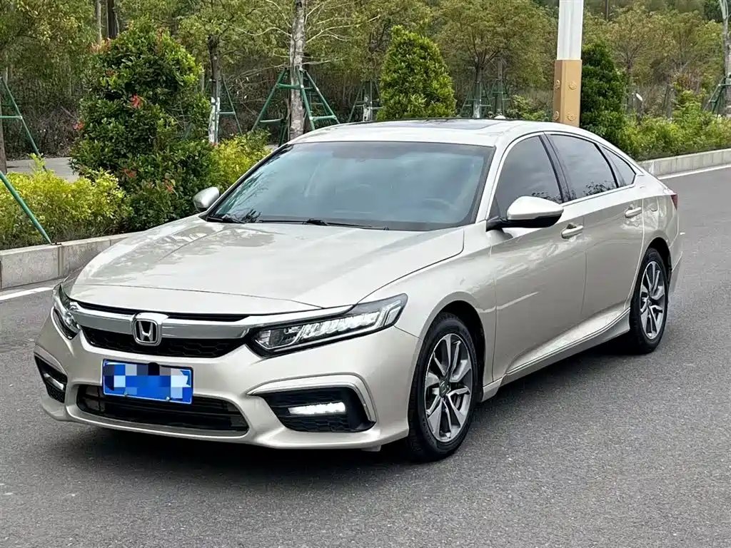 Honda Inspire 2019 — фото 1 из 5