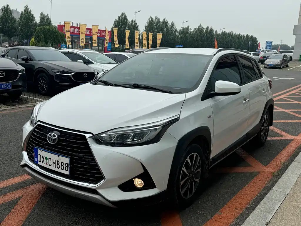 Toyota Yaris L 2022 — фото 1 из 5