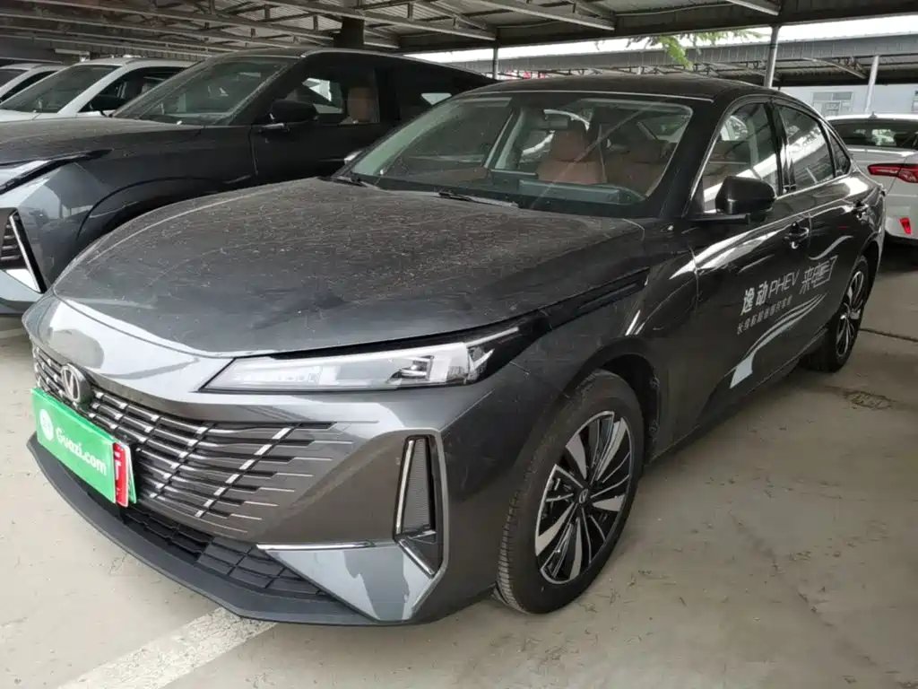 Changan EadoPHEV 2026 — фото 1 из 5