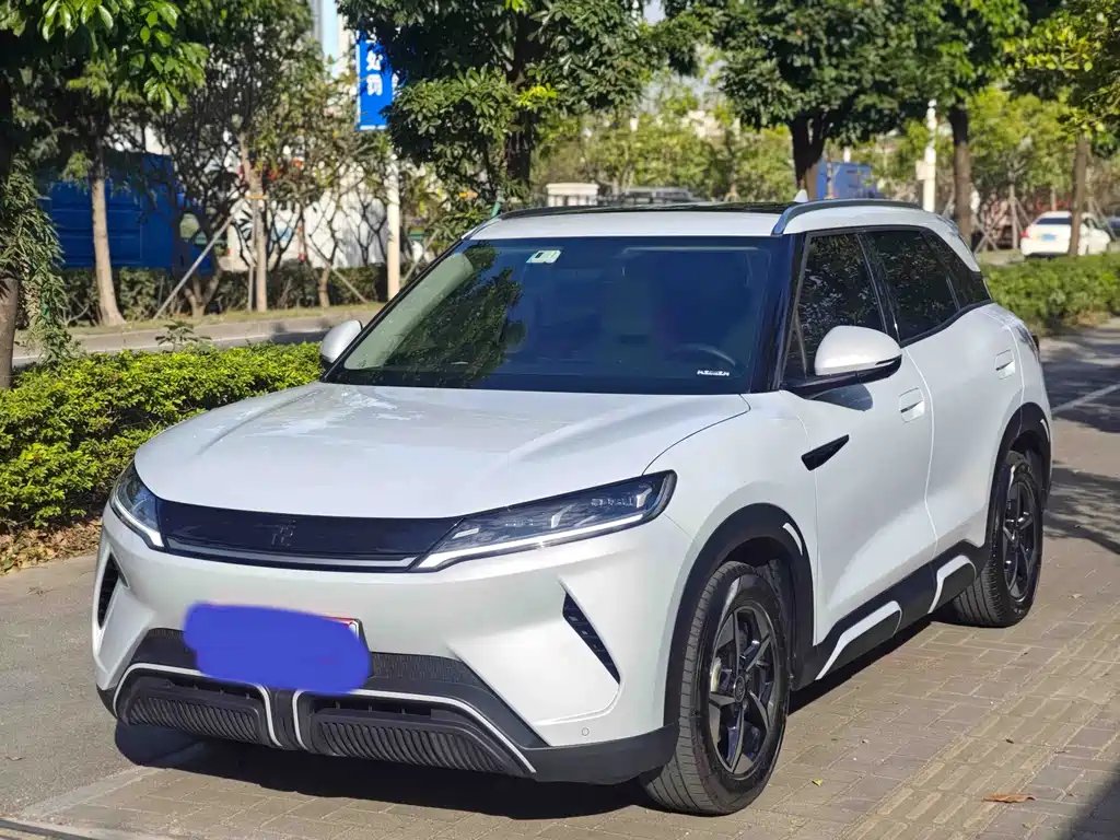 BYD Yuan UP 2024 — фото 1 из 5