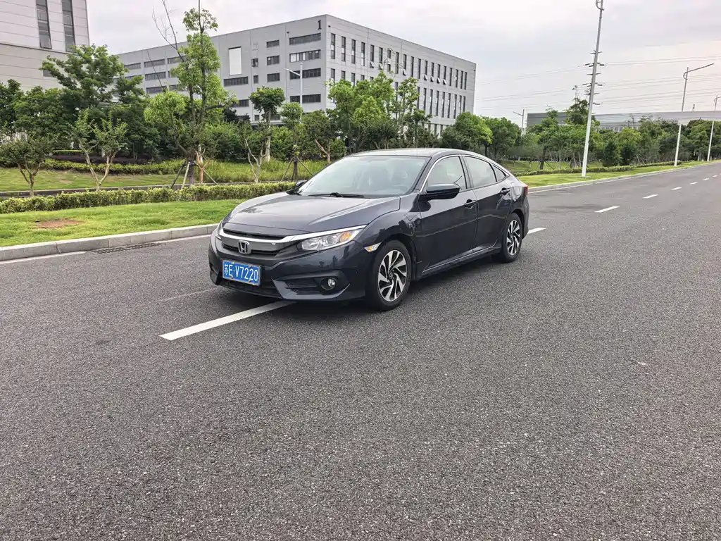Honda Civic 2019 — фото 1 из 5