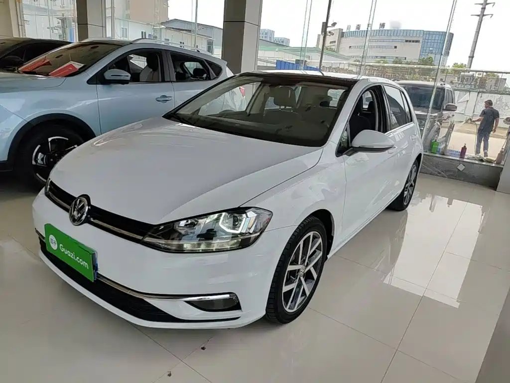 Volkswagen Golf 2020 — фото 1 из 5