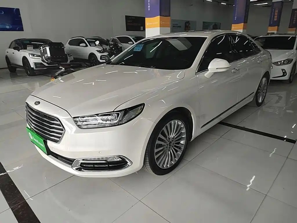 Ford Taurus 2019 — фото 1 из 5
