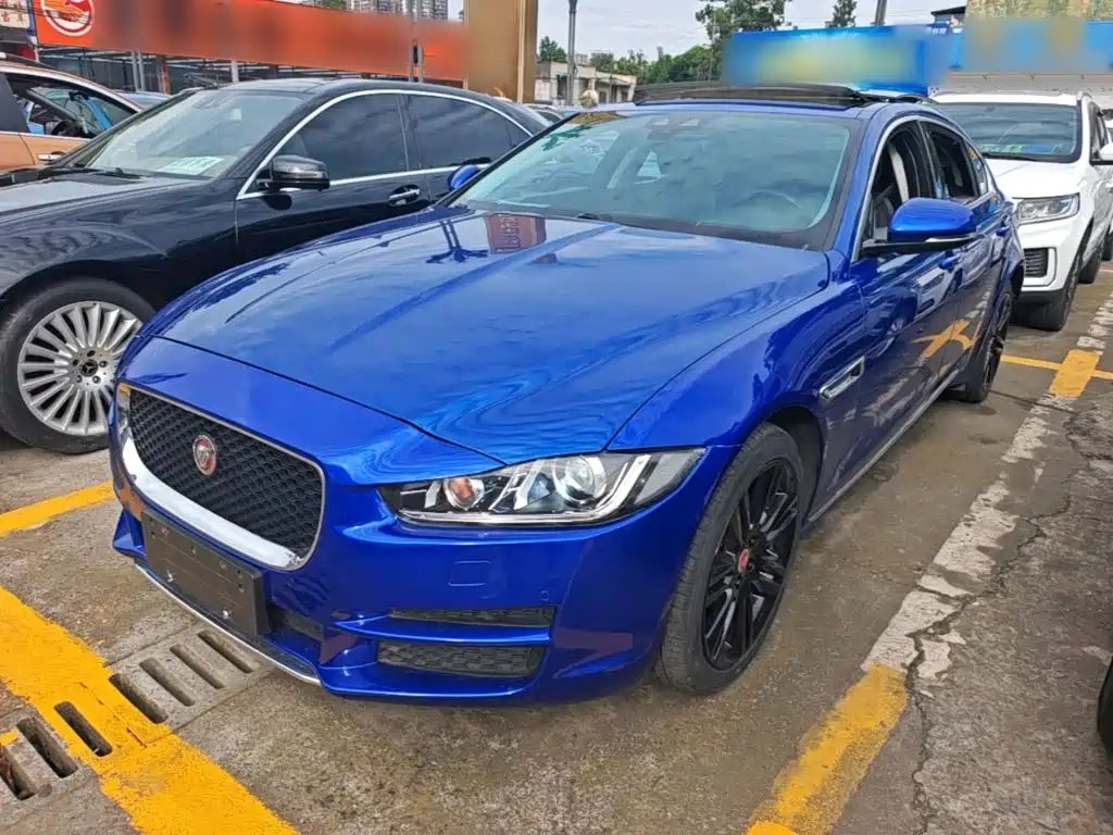 Jaguar XEL 2019 — фото 1 из 5