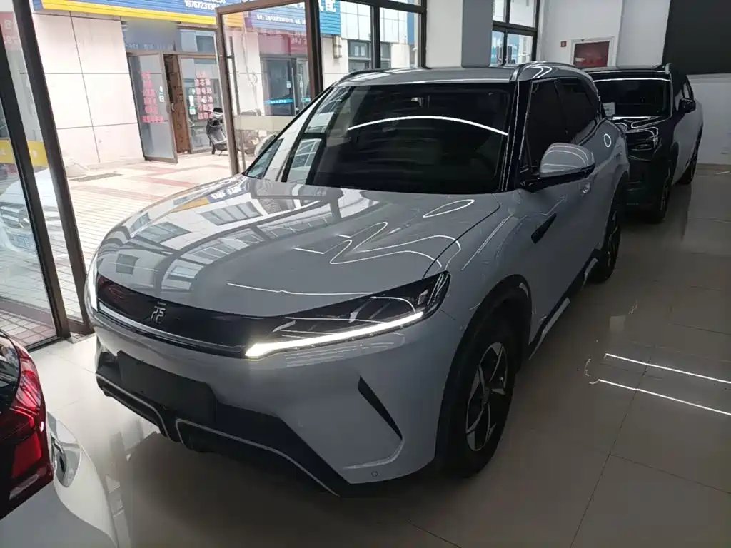 BYD Yuan UP 2024 — фото 1 из 5