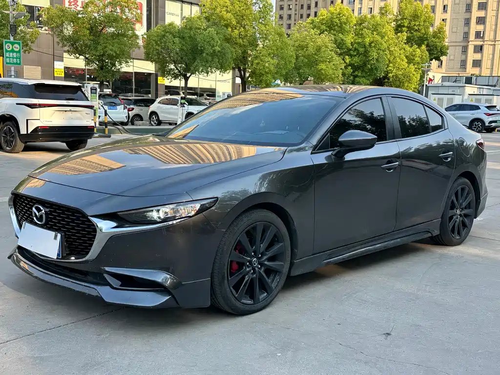 Mazda 3 Axela 2024 — фото 1 из 5