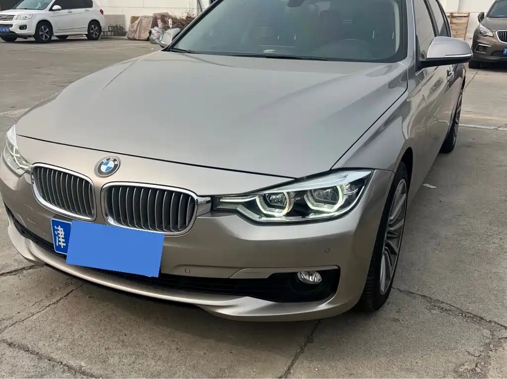 BMW 3 Series 2019 — фото 1 из 5