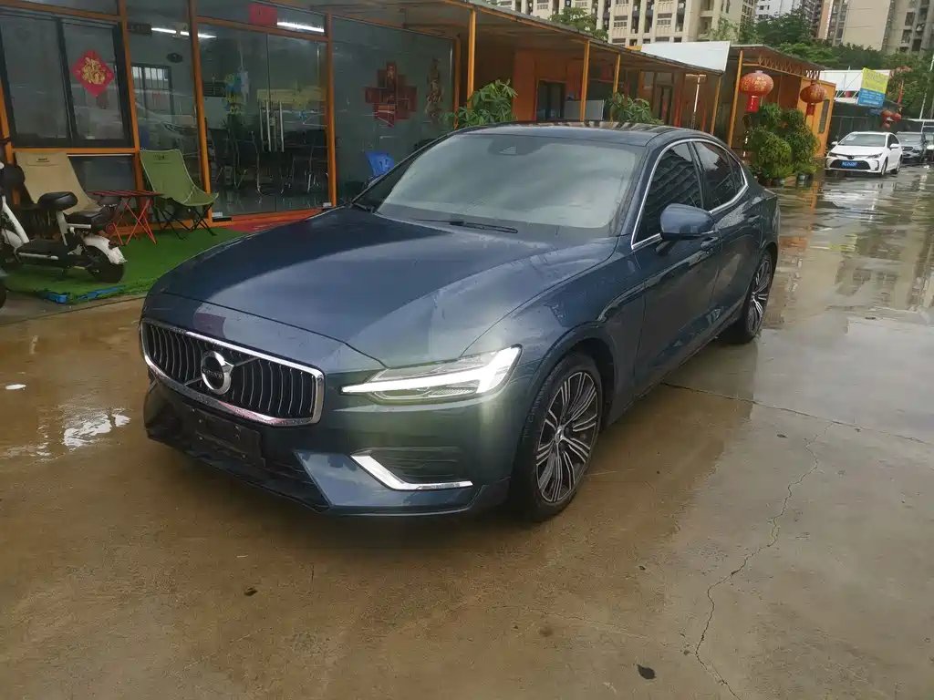 Volvo S60 2021