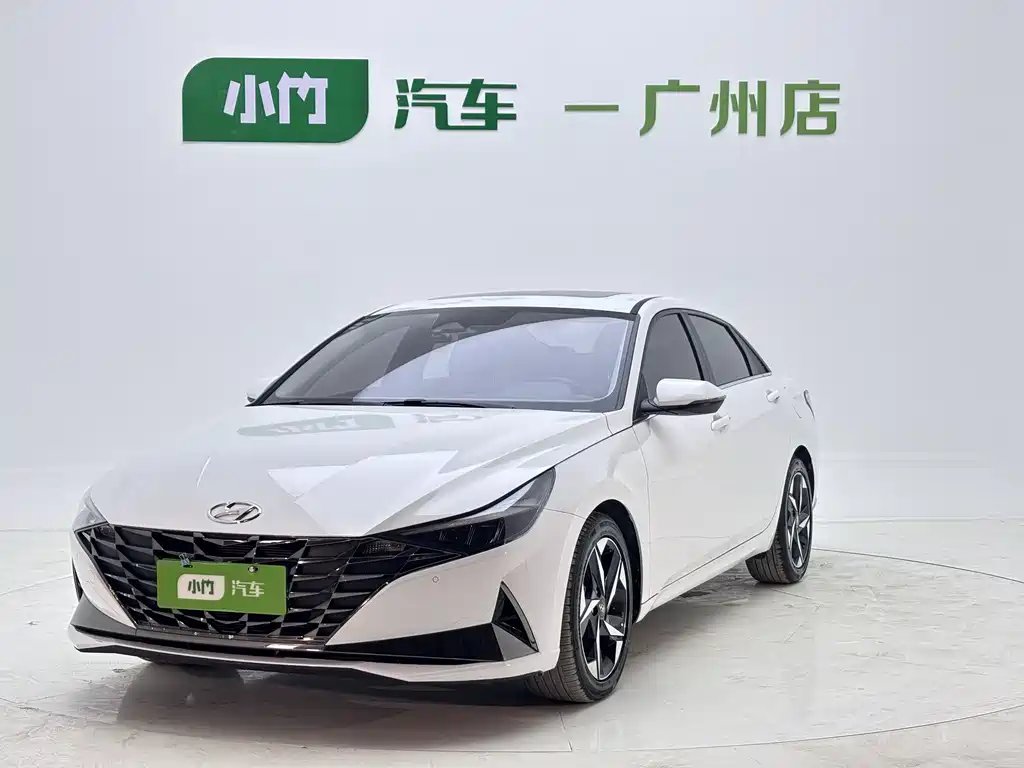 Hyundai Elantra 2022 — фото 1 из 5