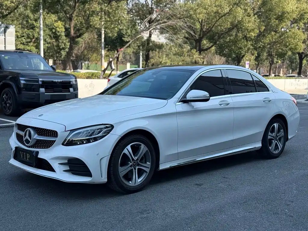 Mercedes-Benz C-Class 2019 — фото 1 из 5
