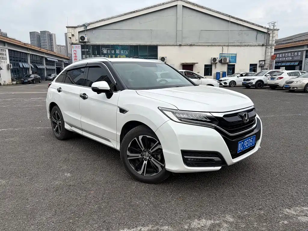 Honda UR-V 2017 — фото 1 из 5