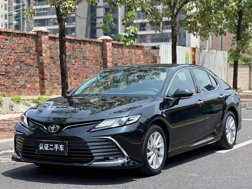 Toyota Camry 2021 — фото 1 из 5