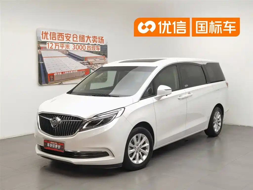 Buick GL8 2018 — фото 1 из 5