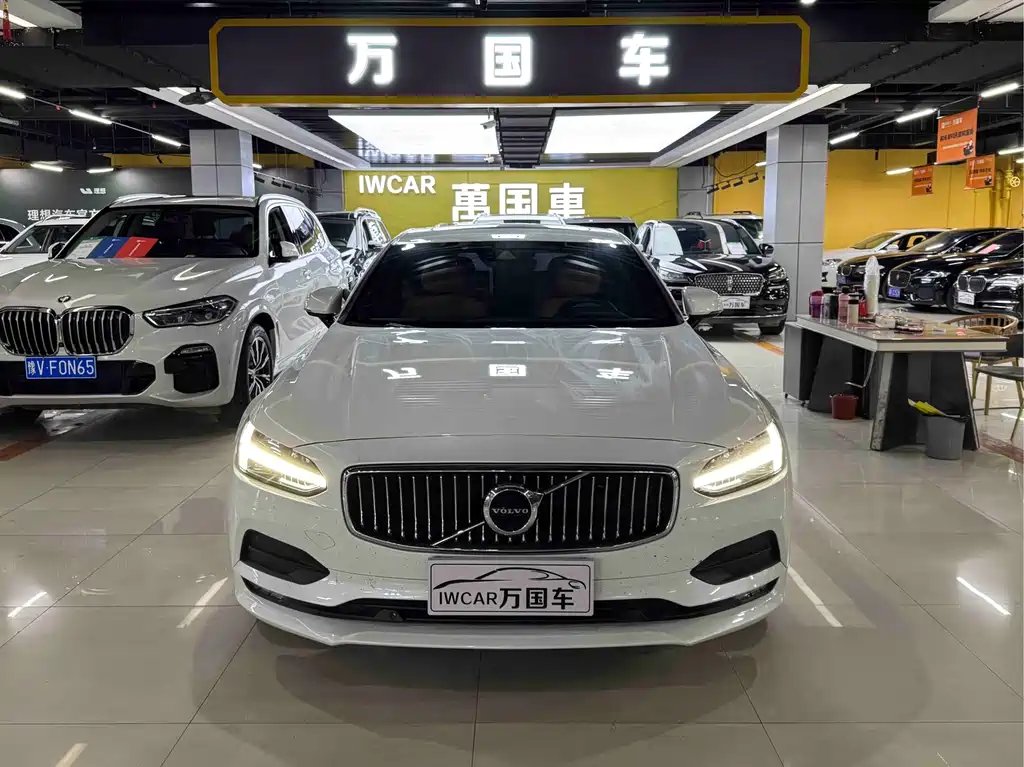 Volvo S90 2017 — фото 1 из 5