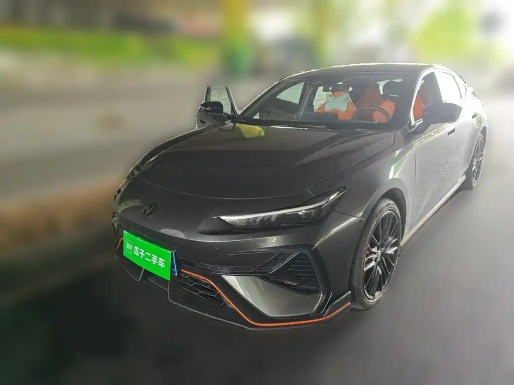Changan UNI-V 2025 — фото 1 из 5