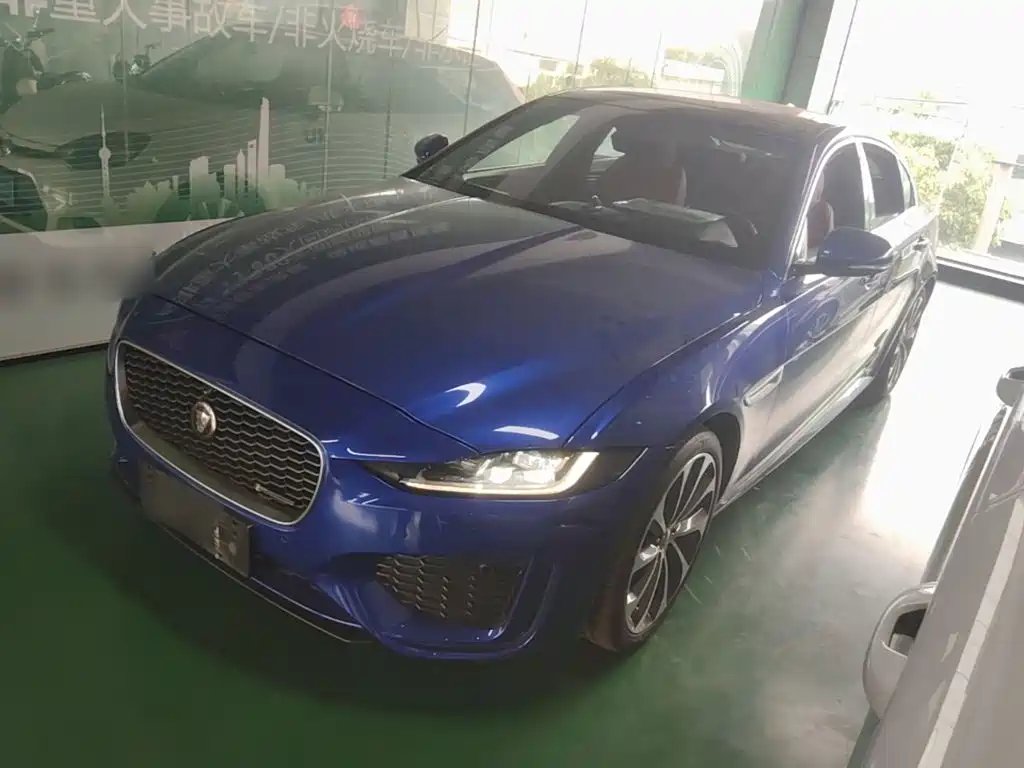 Jaguar XEL 2020 — фото 1 из 5