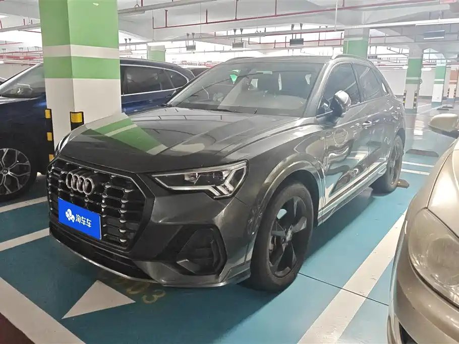 Audi Q3 2019 — фото 1 из 5