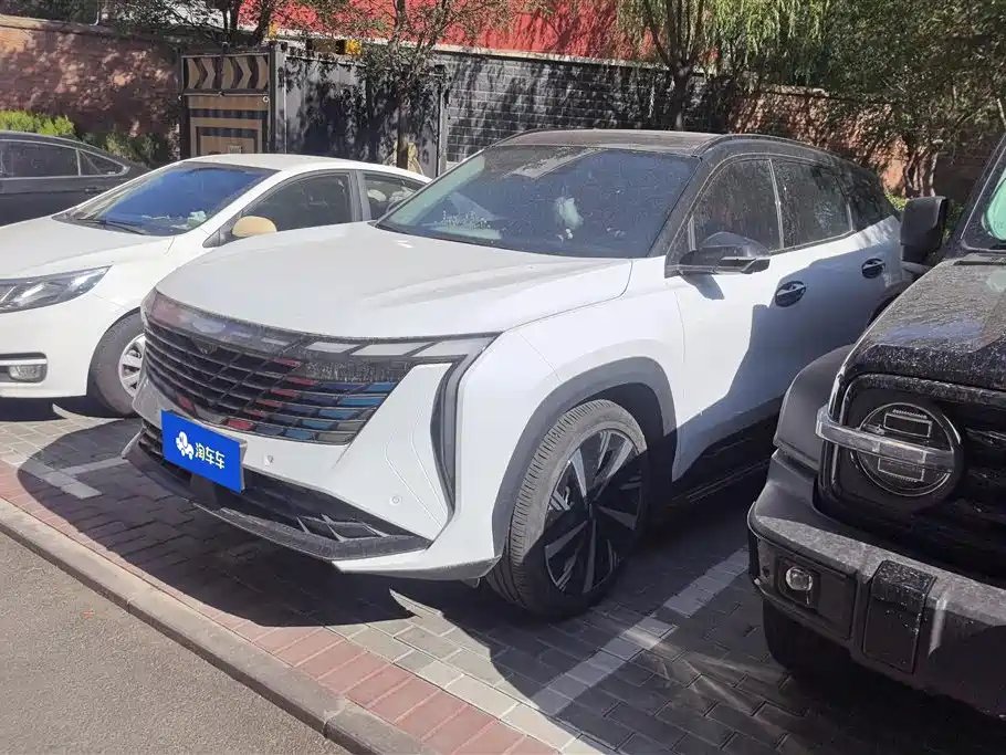Geely Boyue L 2024 — фото 1 из 5
